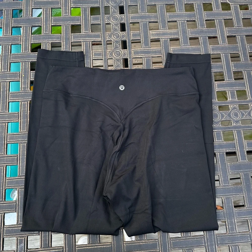 Lululemon breezethrough legging - Picture 3 of 4